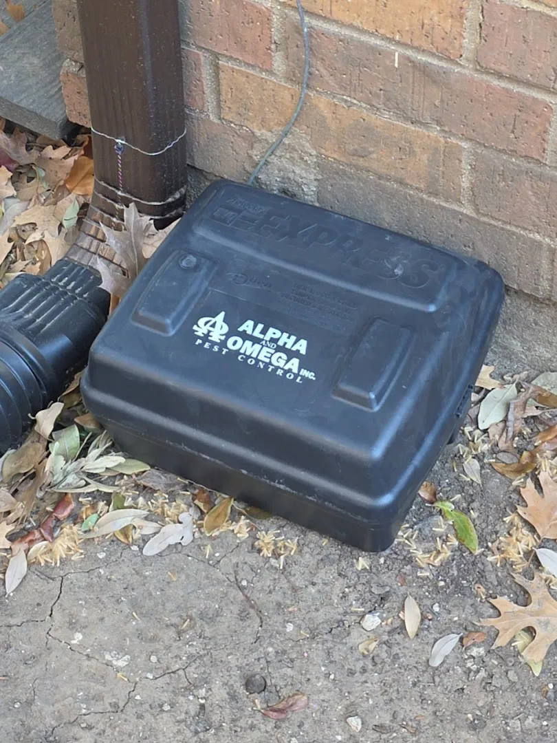 Alpha and Omega Pest Control in Cleburne, TX — business photo 6