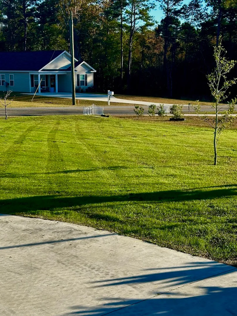 Brothers Lawn and Pest Control LLC in El Paso, TX — business photo 2