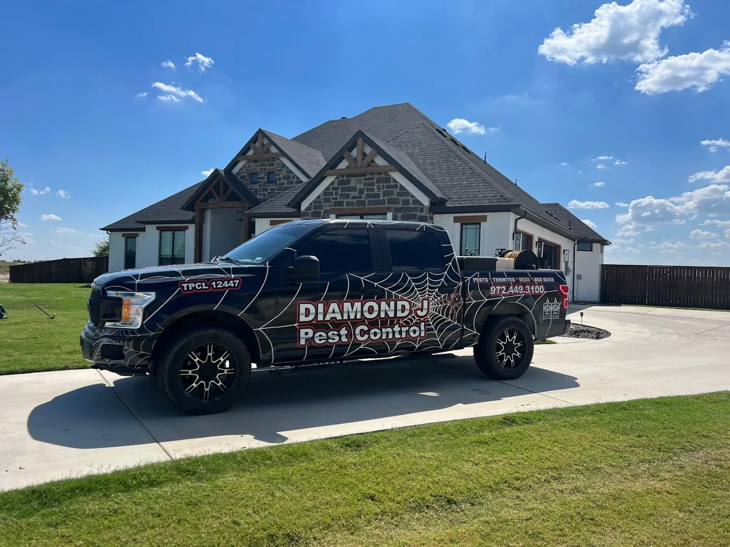 Diamond J Pest Control, Inc in Waxahachie, TX — business photo 4