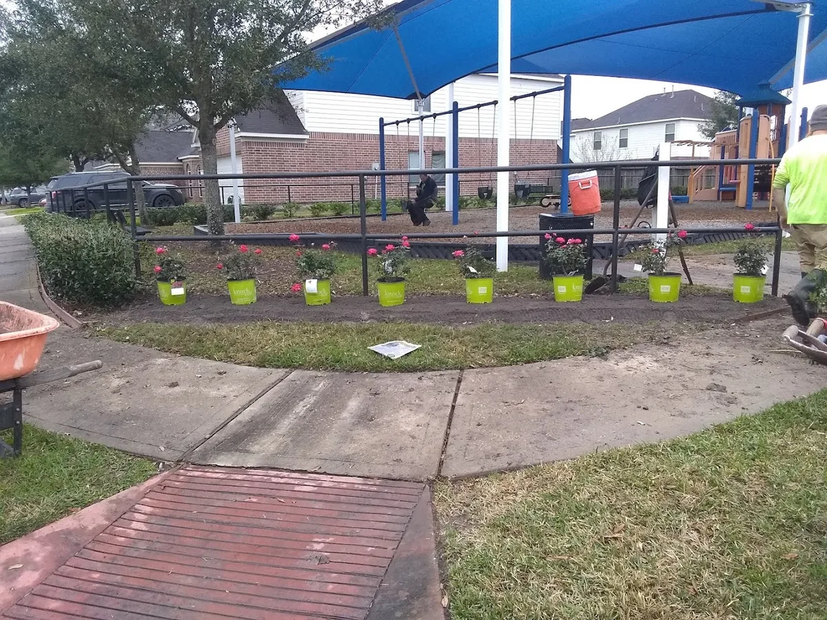 Lake Houston Lawn Care in Porter, TX — business photo 2