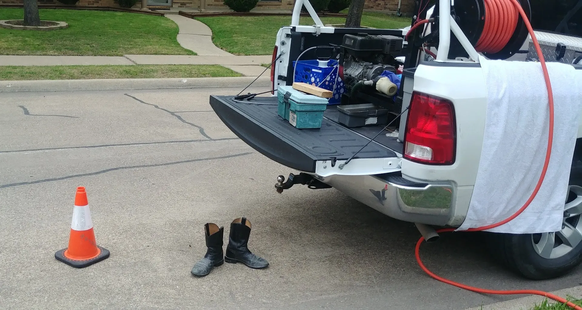 Reyna's Enviro Solutions Pest Control in Dallas, TX — business photo 3