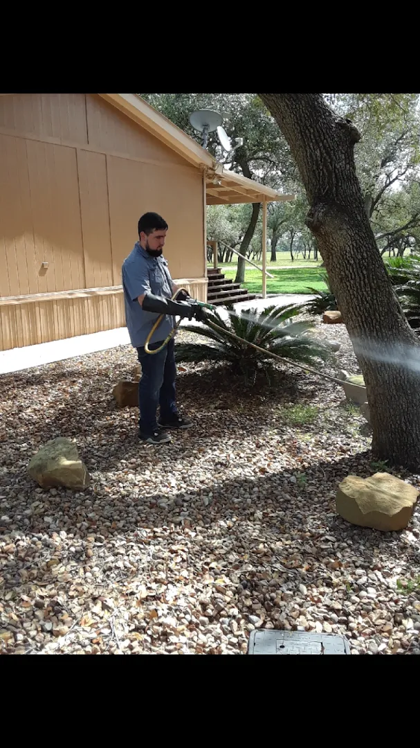 Rogers Moreland Pest Control in Beeville, TX — business photo 5