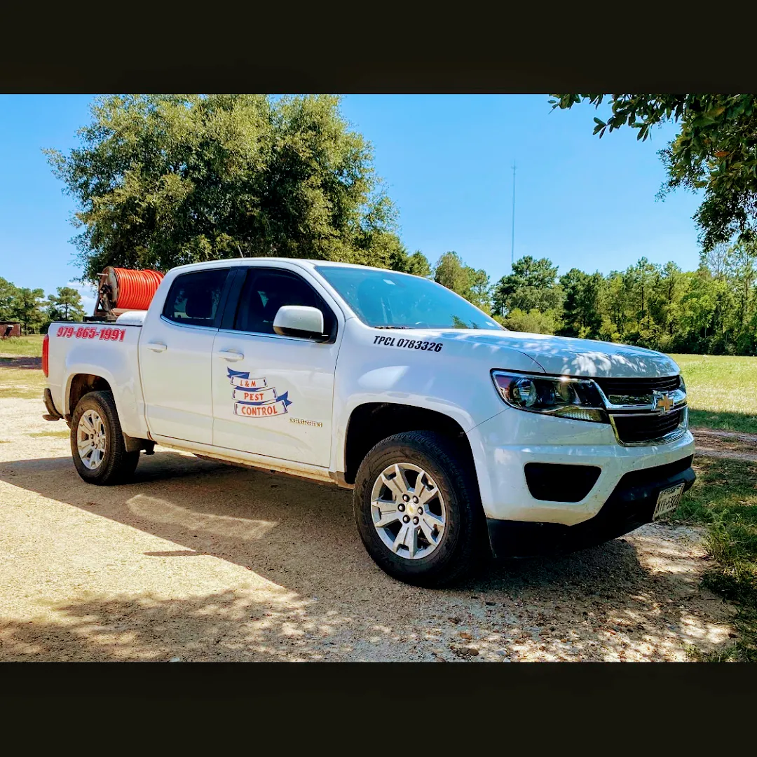 L & M Pest Control, L.L.C. in Bellville, TX — business photo 4