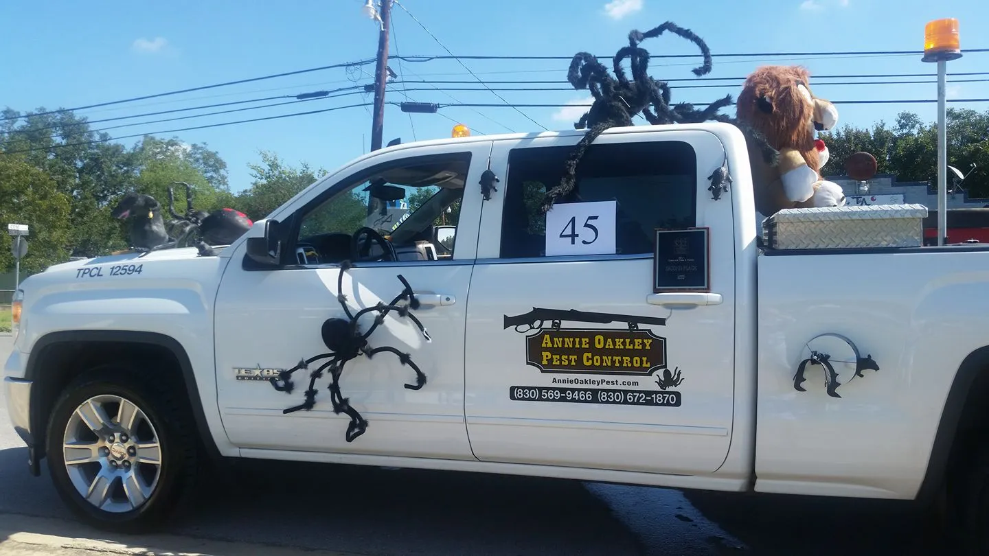 Annie Oakley Pest Control in Gonzales, TX — business photo 2