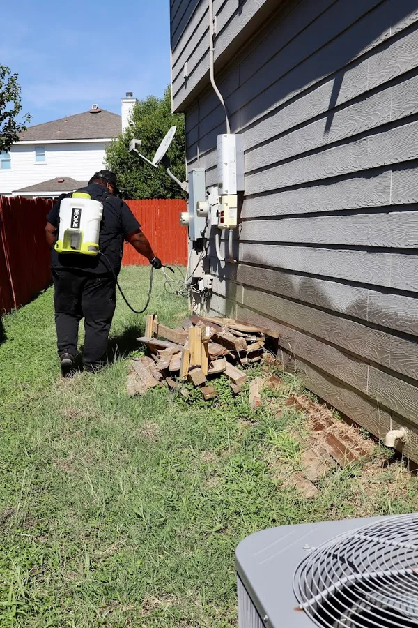 Lion Pest Control in San Antonio, TX — business photo 3