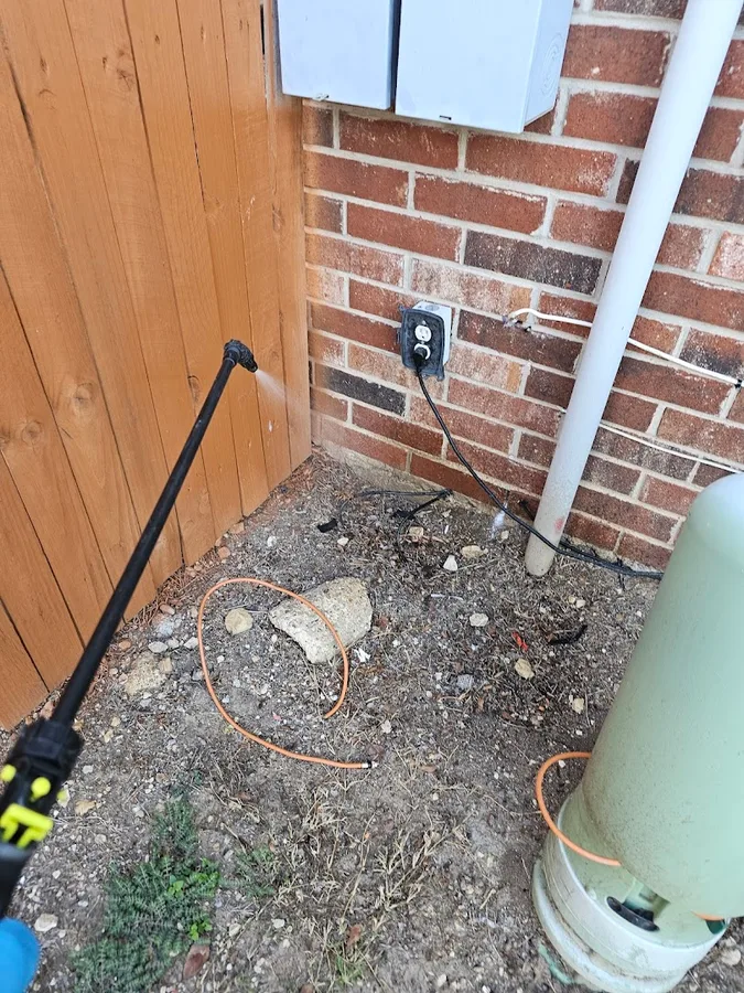 Lion's Den Pest Control in Dallas, TX — business photo 3